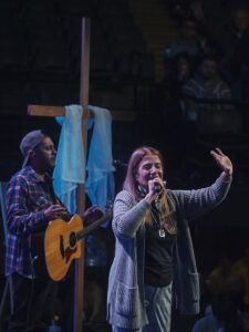 Hace una semana estábamos en casa @catedraldelafe_ adorando juntos en nuestra Semana de Gloria ♥ (5)