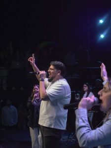 Hace una semana estábamos en casa @catedraldelafe_ adorando juntos en nuestra Semana de Gloria ♥ (6)